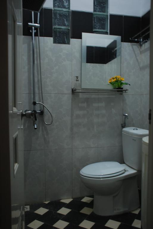 Griya Nelwan Guest House Malang Zewnętrze zdjęcie
