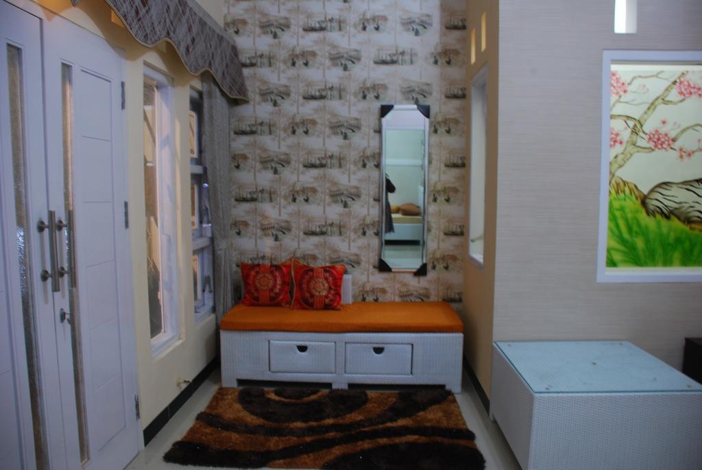 Griya Nelwan Guest House Malang Zewnętrze zdjęcie